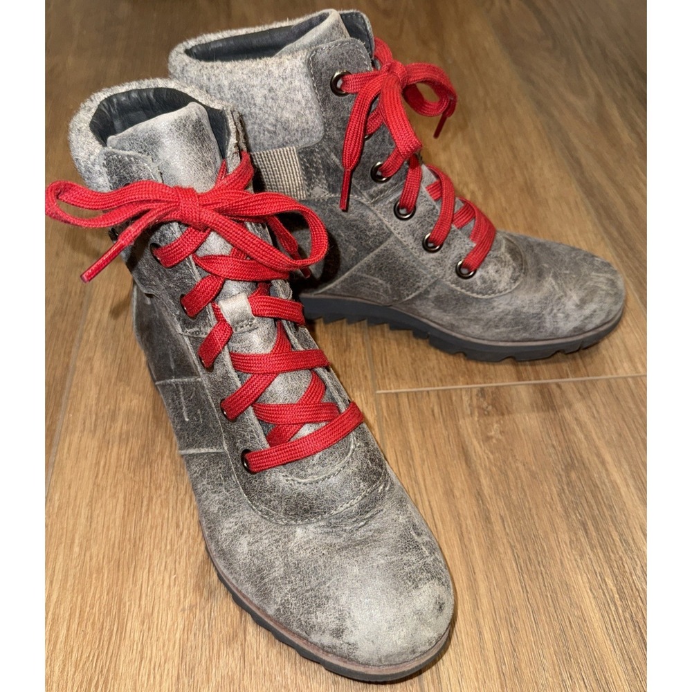 Sorel Harlow Conquest Ankle Boots Women's Size 7.5, Gorpcore,  Gray/Red Laces